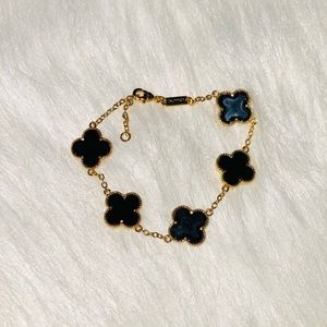 Clover black bracelet